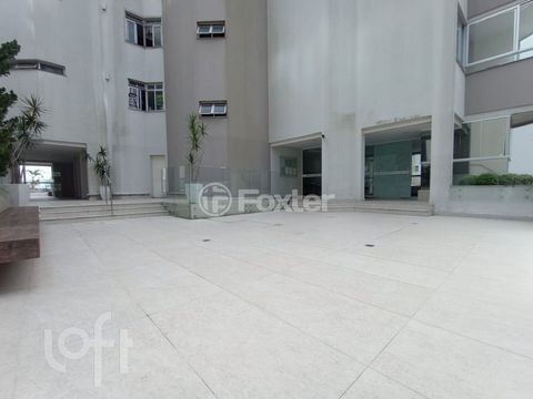 Image 6 - 813641