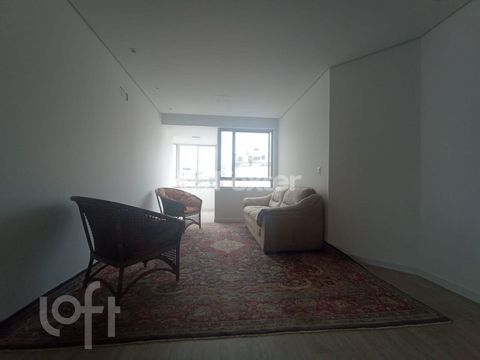 Image 3 - 813641