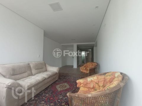 Image 4 - 813641