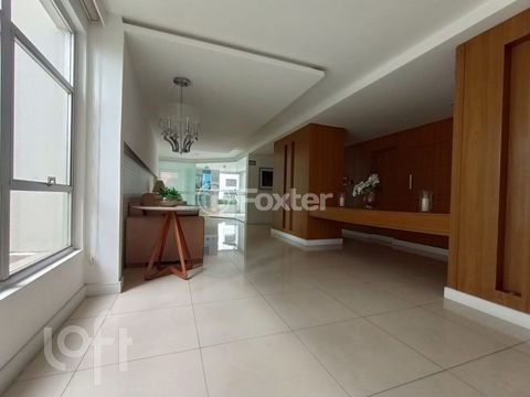 Image 11 - 813641