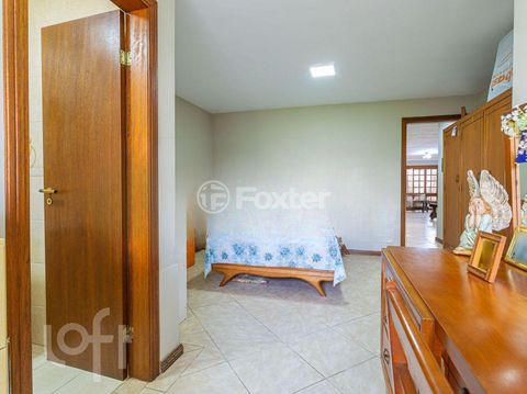Image 7 - 813791