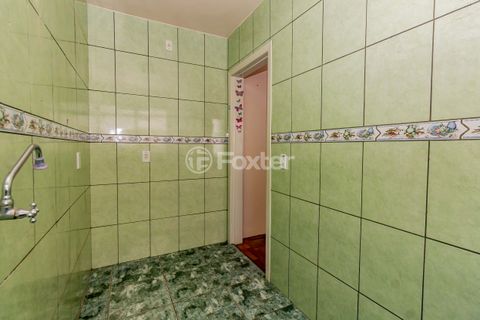 Image 8 - 814164