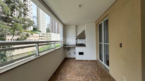 Image 11 - 815513