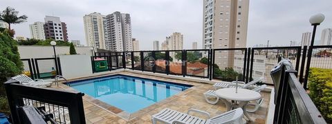 Image 10 - 815587