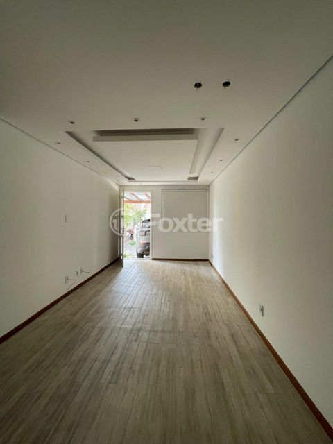 Image 1 - 816703