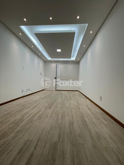 Image 3 - 816703