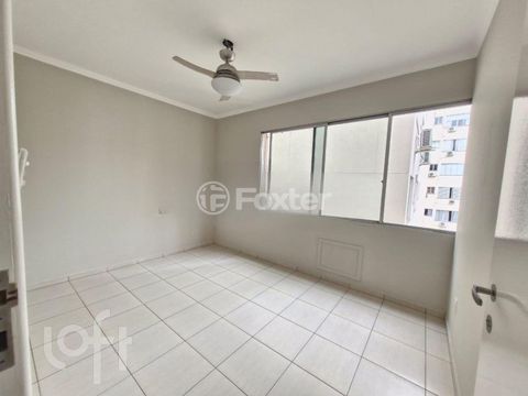 Image 4 - 816704