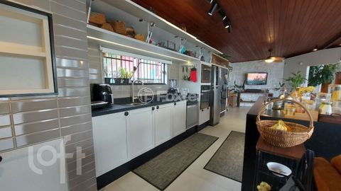 Image 13 - 816810