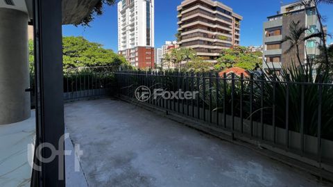 Image 10 - 816859