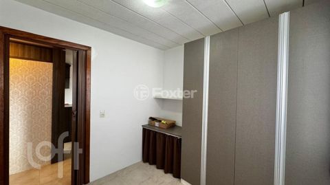Image 9 - 816895