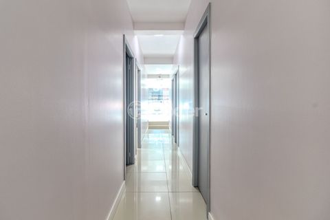 Image 13 - 816911