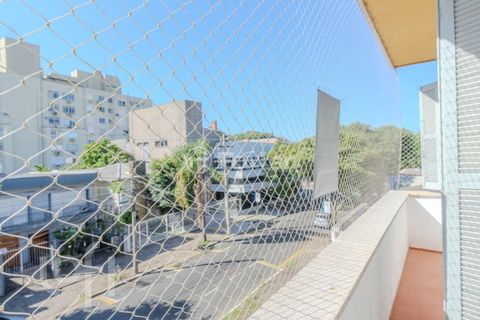 Image 19 - 817003