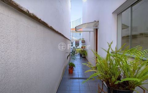 Image 17 - 817065