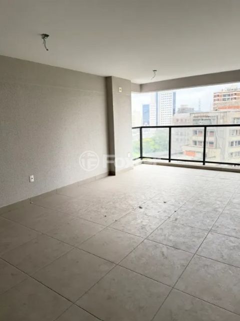 Image 5 - 817490