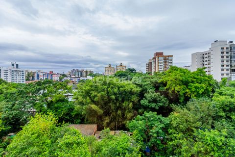 Image 12 - 817618