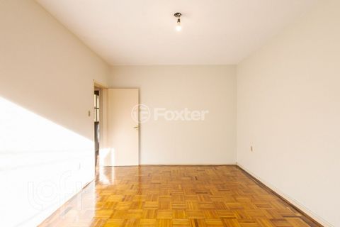 Image 7 - 817932