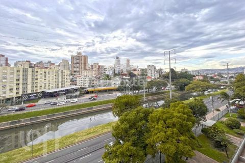 Image 5 - 818016