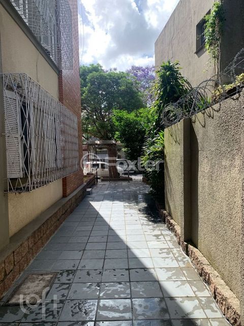 Image 3 - 818151