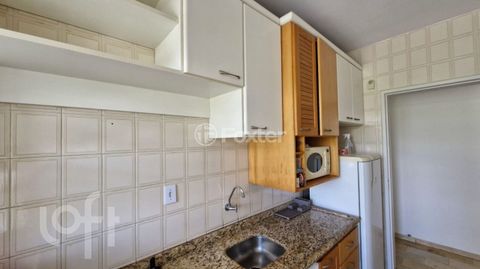 Image 18 - 818356