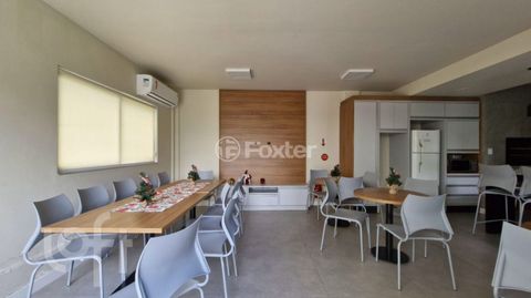 Image 9 - 818356