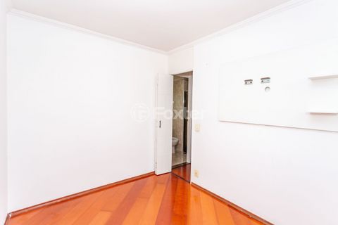 Image 18 - 818598
