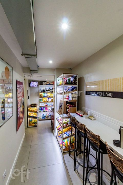 Image 10 - 818656