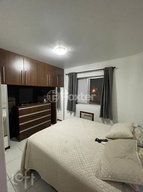 Image 12 - 818795