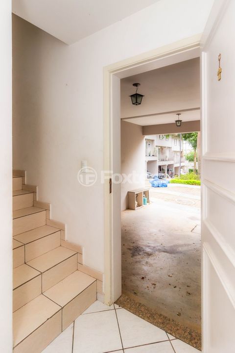 Image 3 - 818851