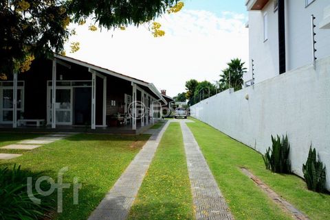 Image 17 - 819019
