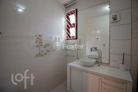 Image 19 - 819157