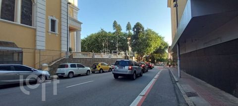 Image 11 - 819226