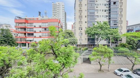 Image 19 - 819308