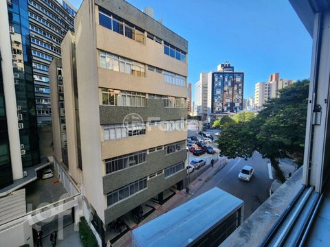 Image 12 - 819365
