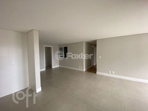 Image 11 - 819699