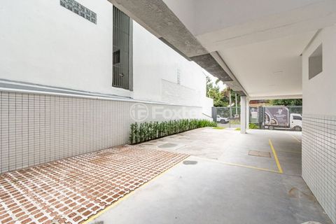 Image 15 - 819729
