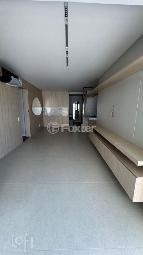 Image 7 - 819747
