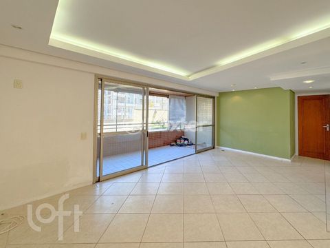 Image 11 - 819786