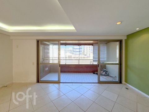 Image 4 - 819786