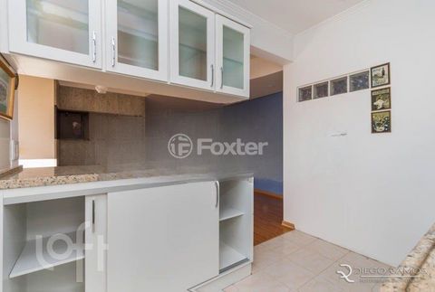Image 19 - 819812