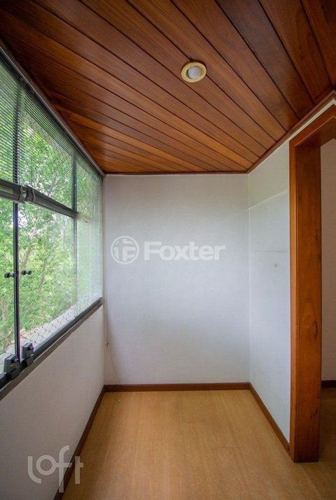 Image 3 - 820252