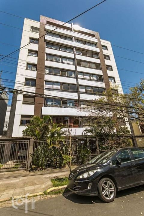 Image 6 - 821215