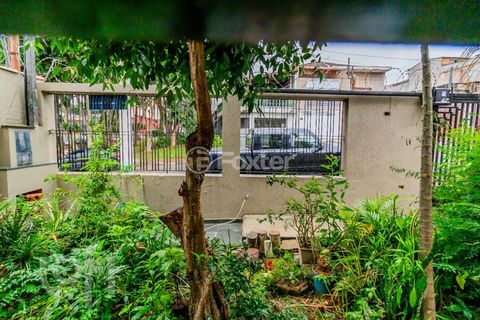 Image 9 - 821358