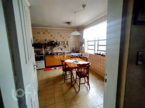 Image 5 - 821950