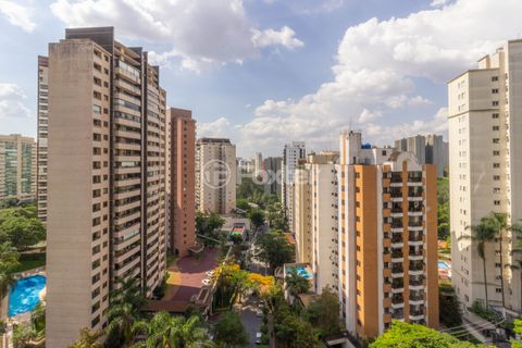 Image 8 - 822805