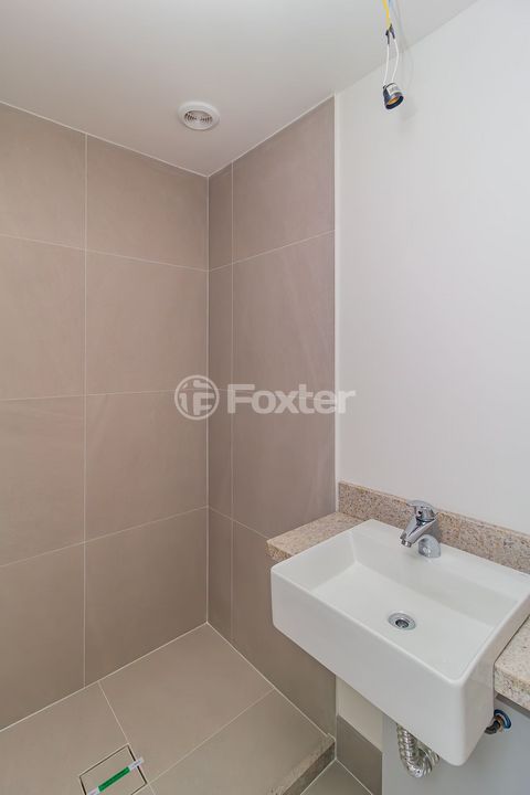 Image 7 - 822941