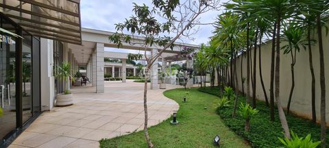 Image 11 - 823618