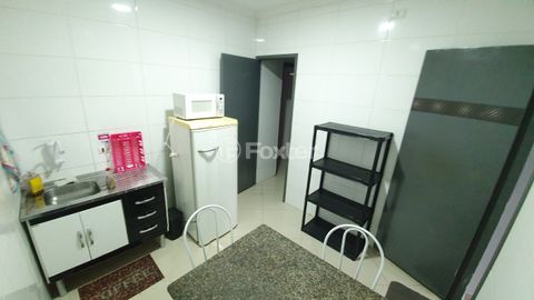 Image 6 - 823843