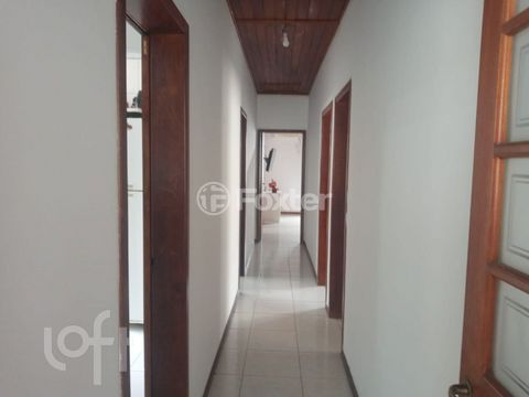 Image 3 - 824426