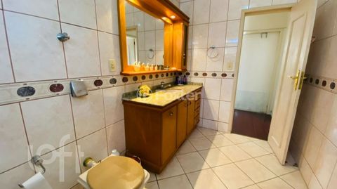 Image 8 - 824457