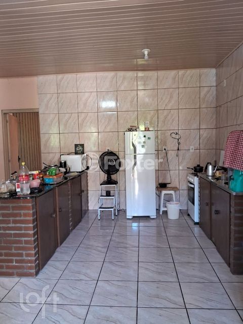 Image 3 - 824844